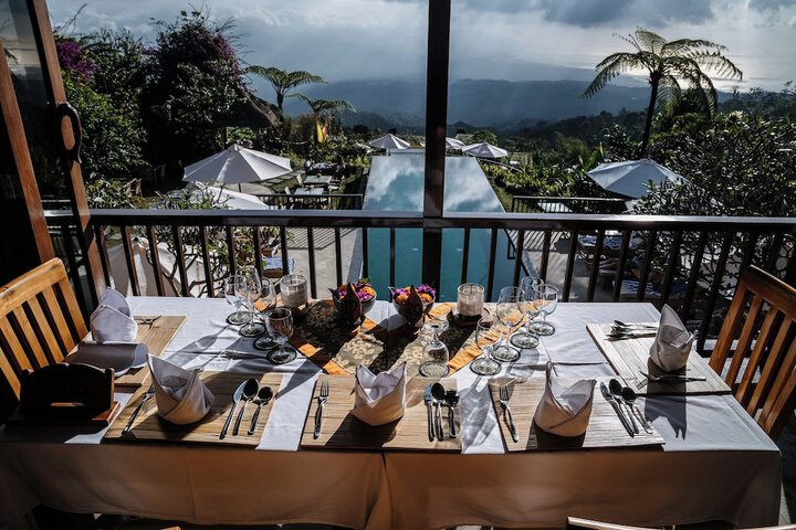 Dining 85 of 125