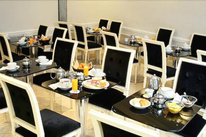 Breakfast/Coffee Service 29 of 38