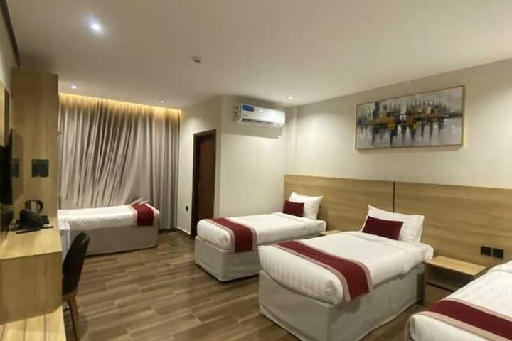 Room 6 of 9