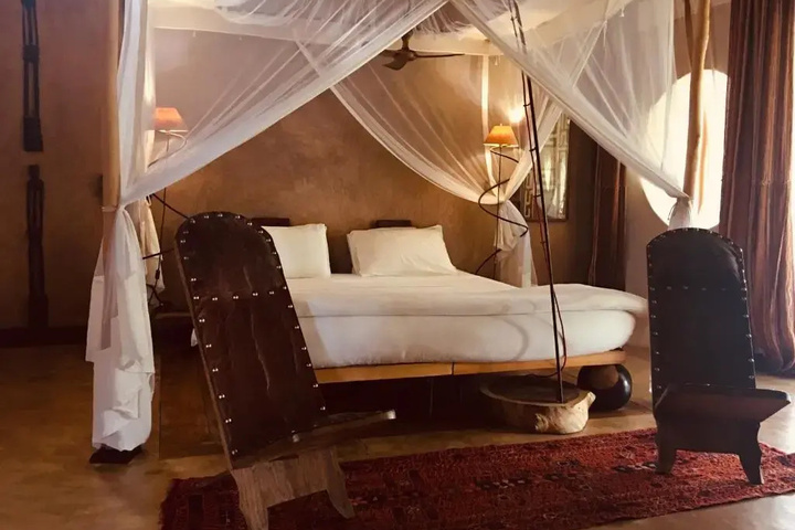 Room 3 of 10