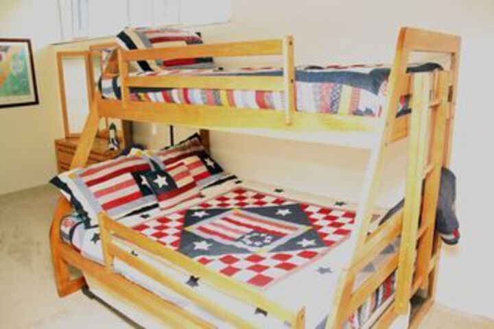 Room 6 of 13