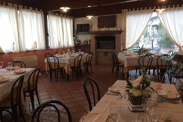 Dining 6 of 21