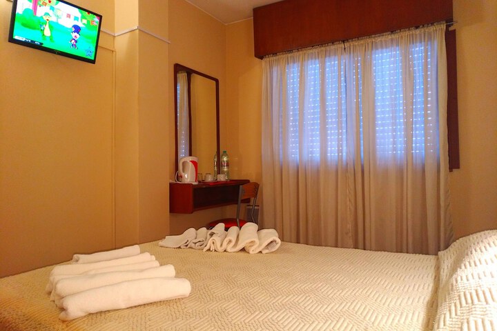 Room 6 of 24