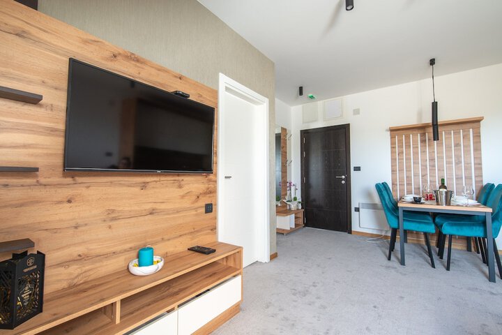 Room 33 of 50