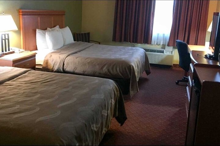 Room 6 of 25