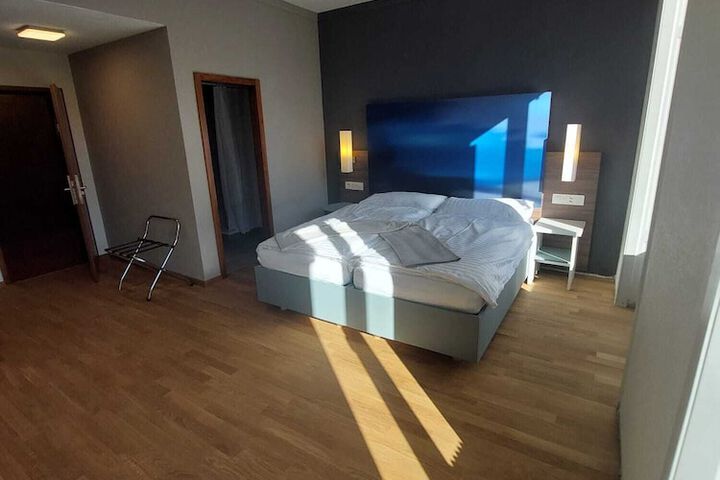 Room 12 of 70