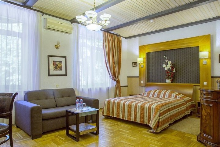 Room 26 of 69