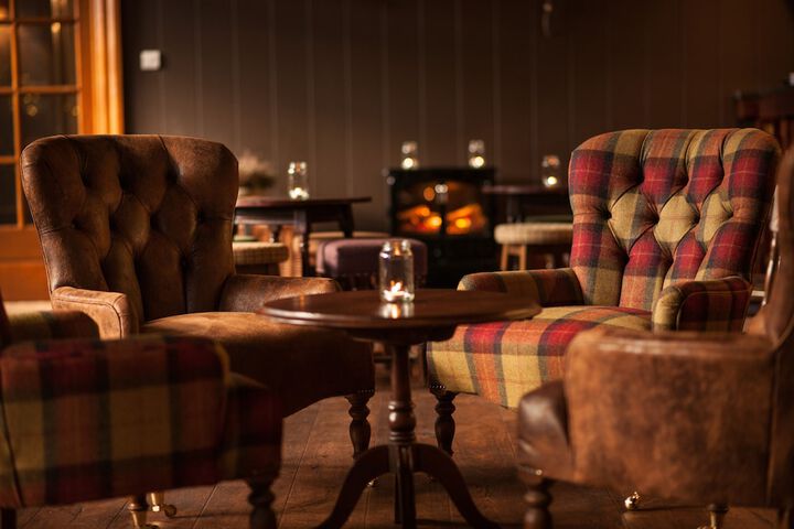 Lounge 65 of 73