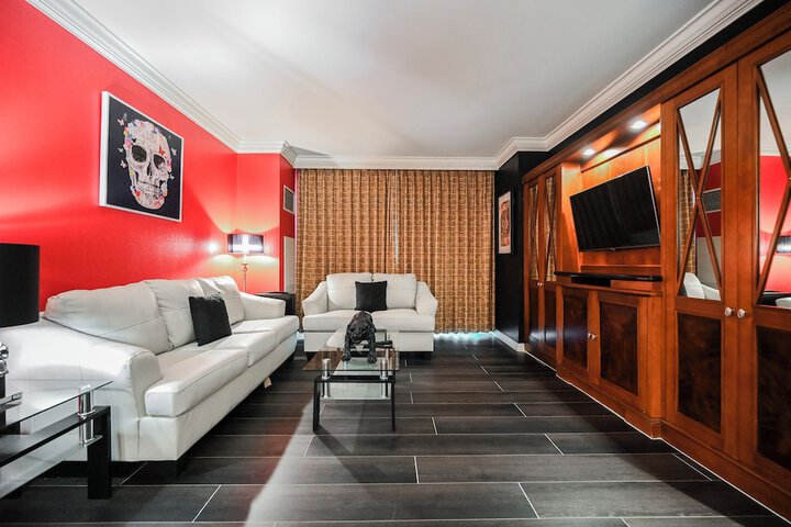 Room 205 of 438
