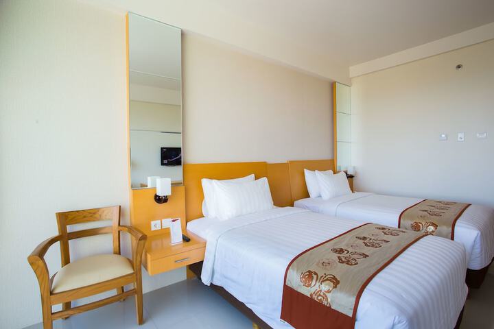 Room 14 of 64