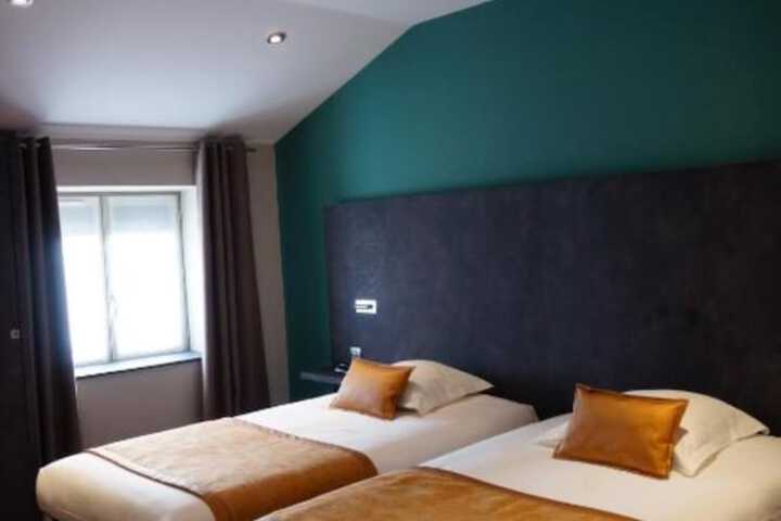 Room 22 of 66