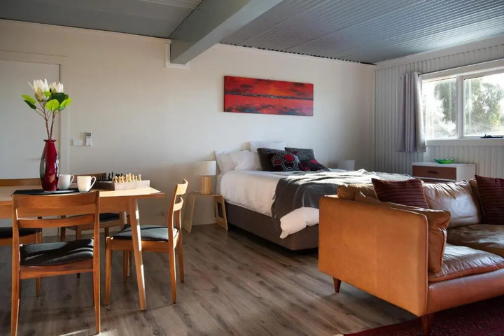 Room 3 of 11