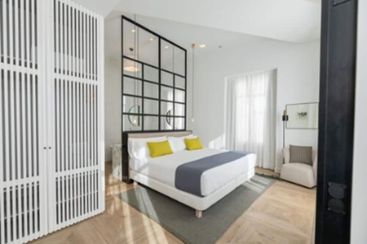 Room 20 of 77