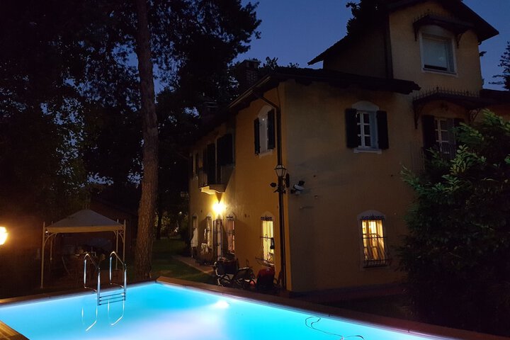 Hotel with Pool