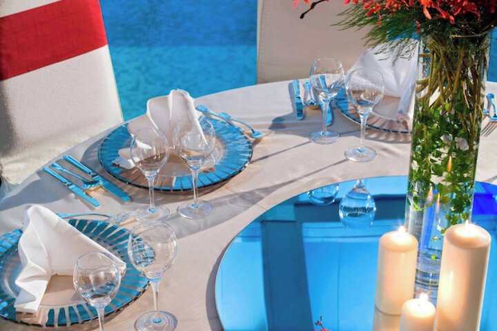 Hotel Pool
