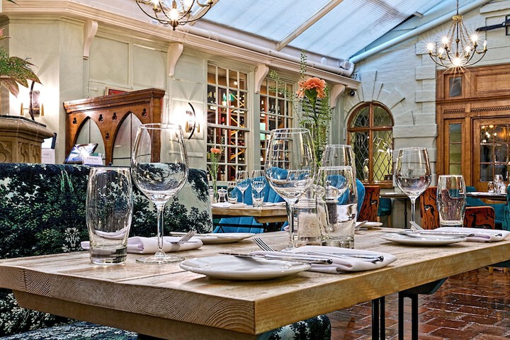 Dining 66 of 100