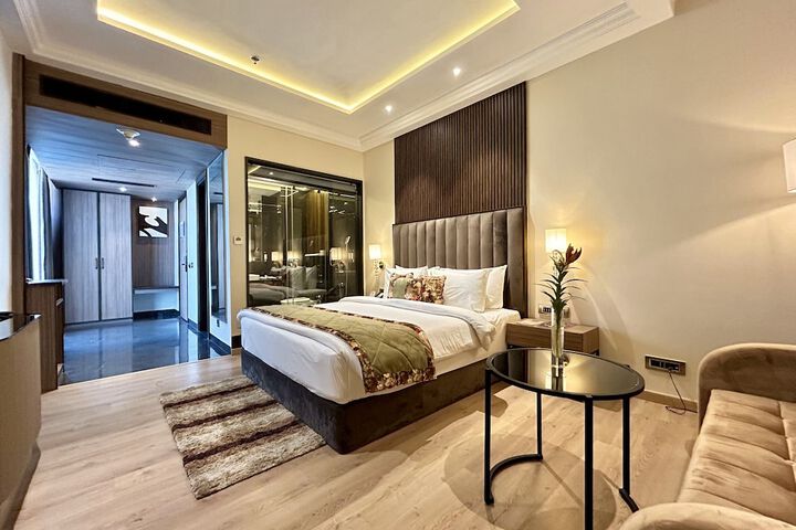 Room 8 of 52