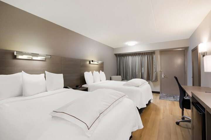 2 Double Beds (5 of 9)