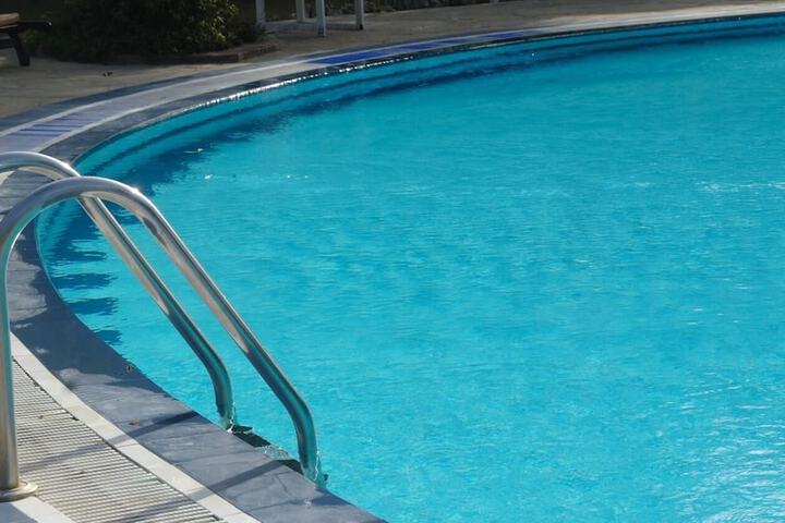 Pool Hotel