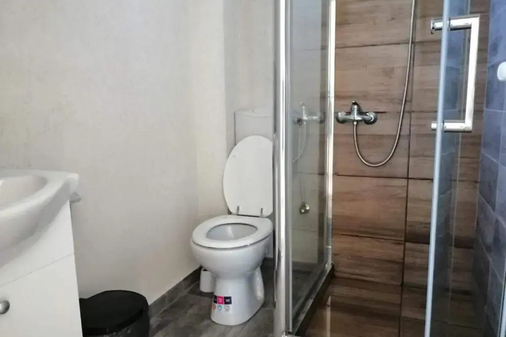 Room 8 of 8