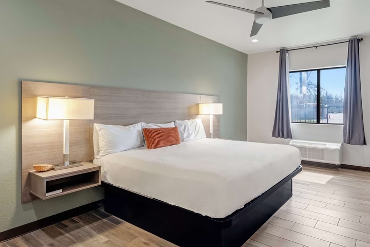 Room 10 of 15