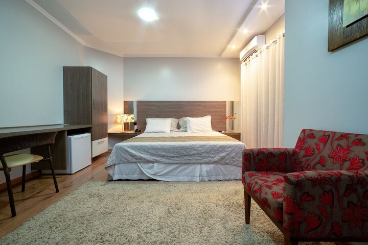 Room 13 of 48