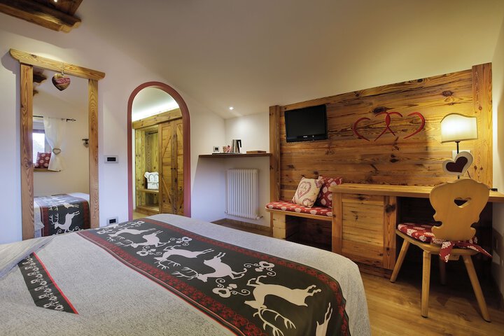 Room 15 of 51