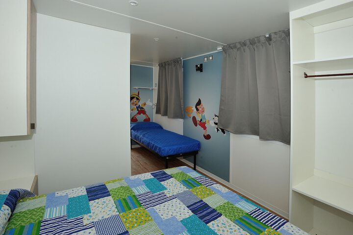 Room 7 of 44