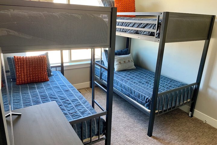 Room 9 of 43