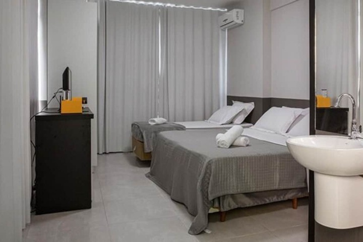 Room 10 of 40