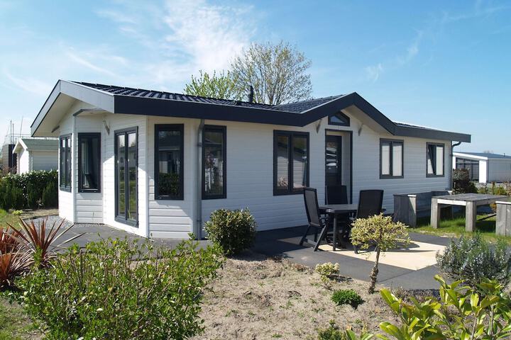 Well-kept Chalet not far From the Biesbosch in Dordrecht