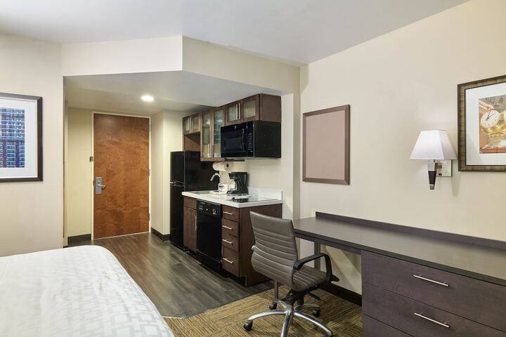 Studio Suite 1 Queen Bed City View High Floor (2 of 30)