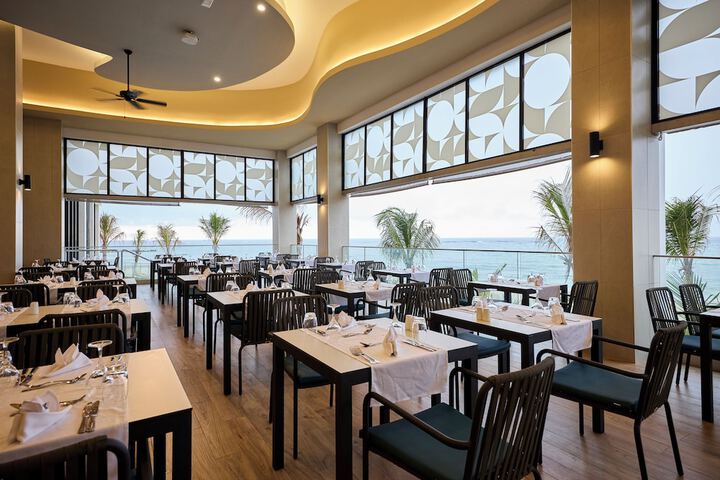 Dining 74 of 101