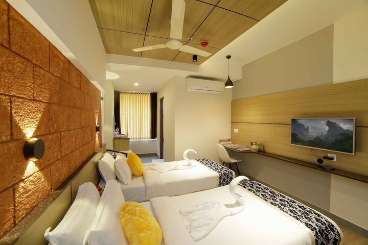 Room 15 of 53