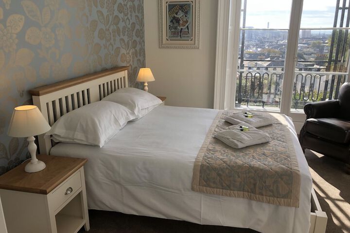 Room 13 of 35