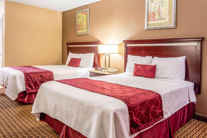 2 Double Beds (5 of 14)
