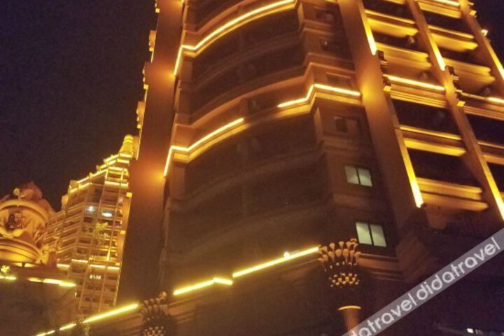 Xinshan Mong Kok Holiday Hotel (Gaozhuang Star Light Night Market)