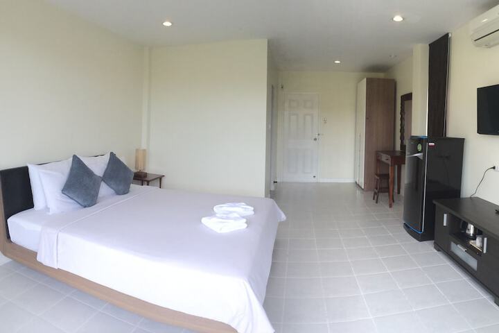 Room 11 of 33