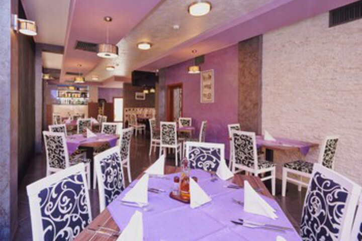Dining 4 of 7