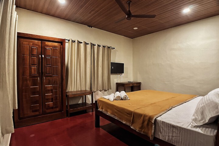 Room 8 of 60