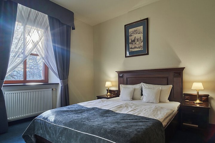 Room 16 of 33