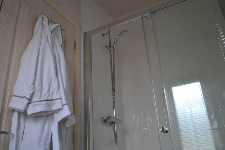 Room 34 of 75