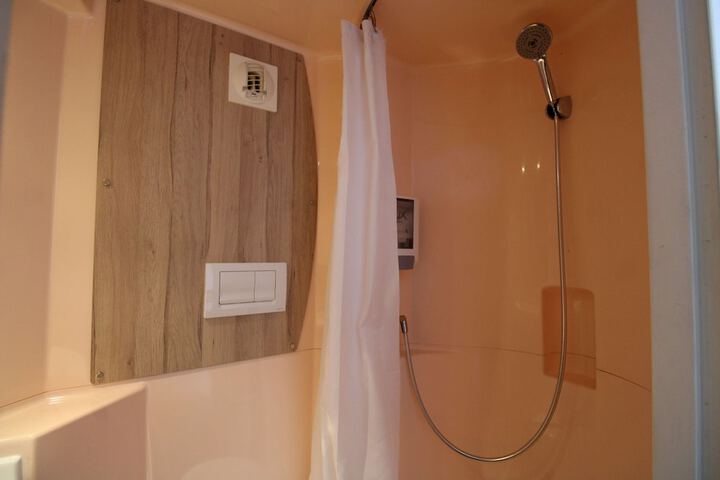 Room 20 of 39