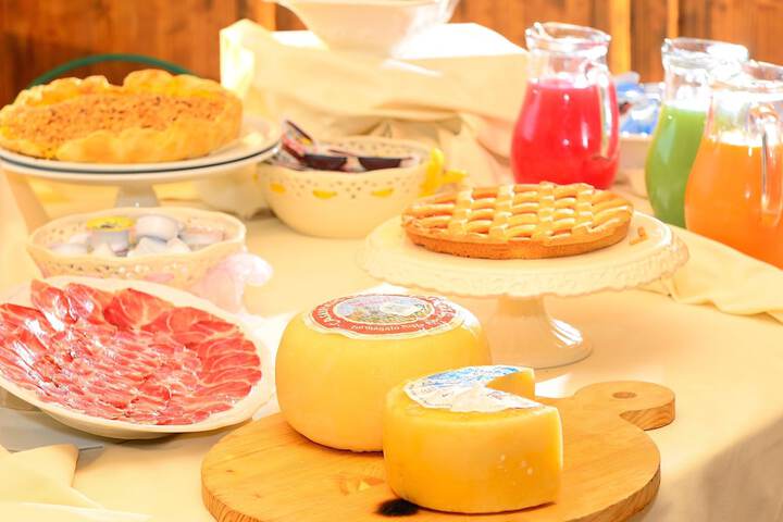 Breakfast/Coffee Service 62 of 83