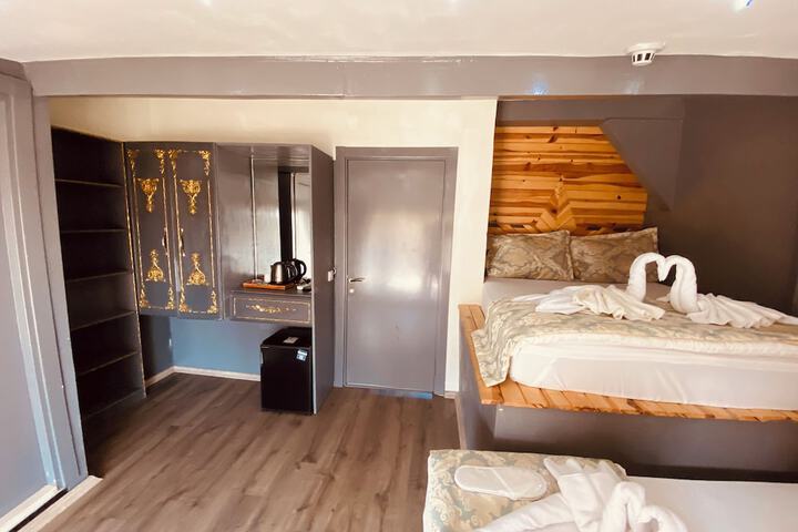 Room 11 of 75