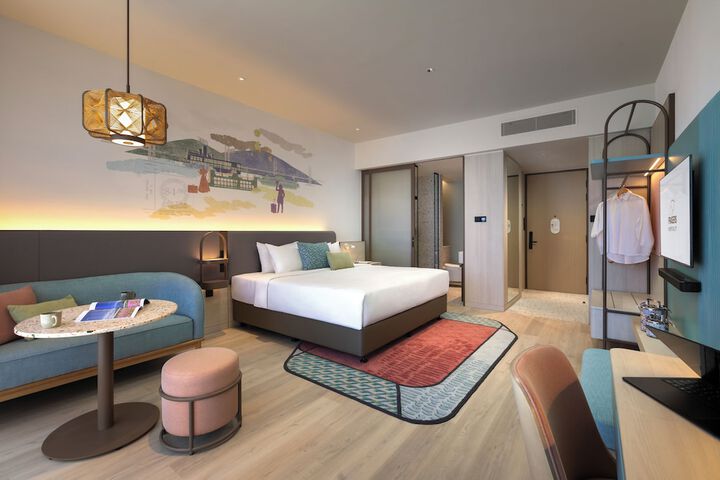 Room 18 of 34