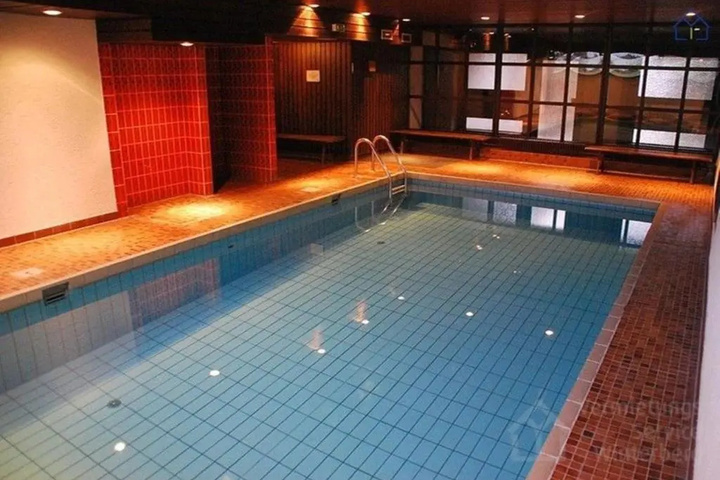 Pool 5 of 9