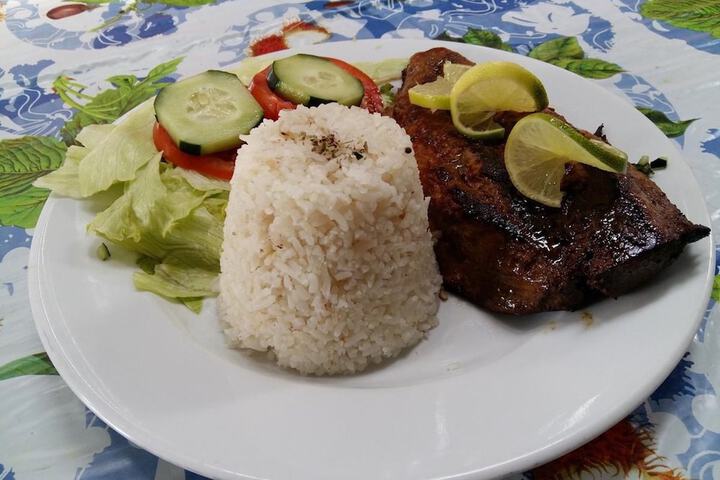 Dining 8 of 27