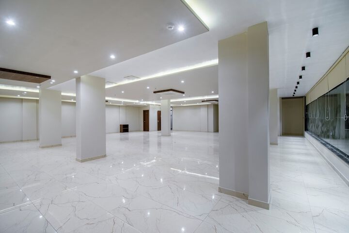 Ballroom/Hall 13 of 19
