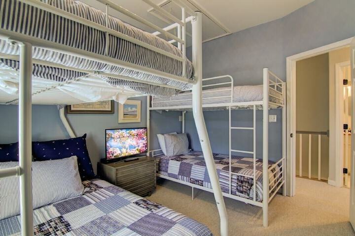 45 Ocean Point by Avantstay Amazing Views + Beach Access &  Community Pool Access in Isle Of Palms, SC